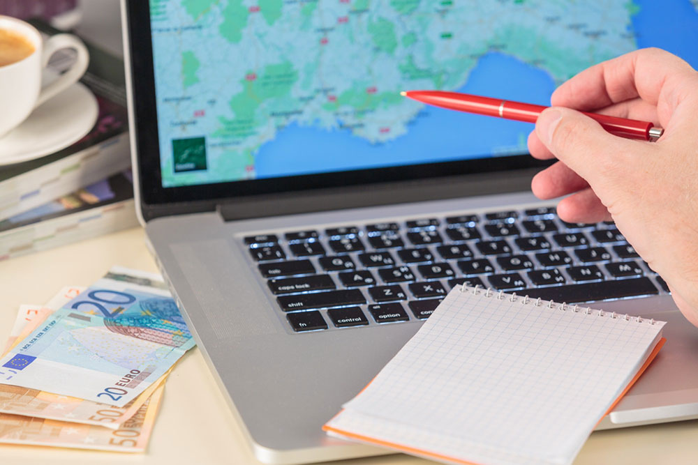 How Much Does a Professional Website Cost in India vs USA, UK & Australia? (2026 Guide)